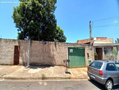Casa para Venda, em Tatu�, bairro Jardim Santa Rita de C�ssia, 3 dormit�rios, 1 banheiro, 4 vagas